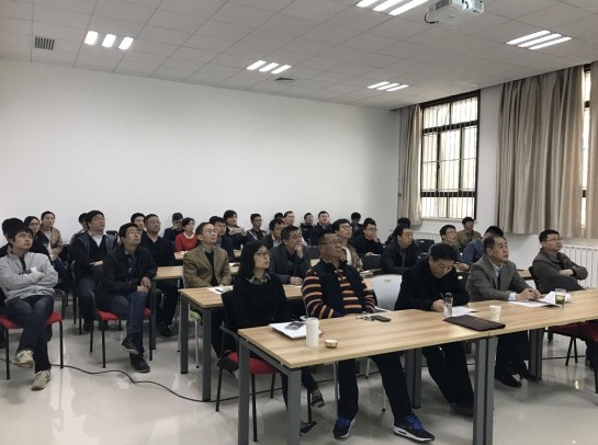 乐天使组织新进教师进行首聘期满述职汇报